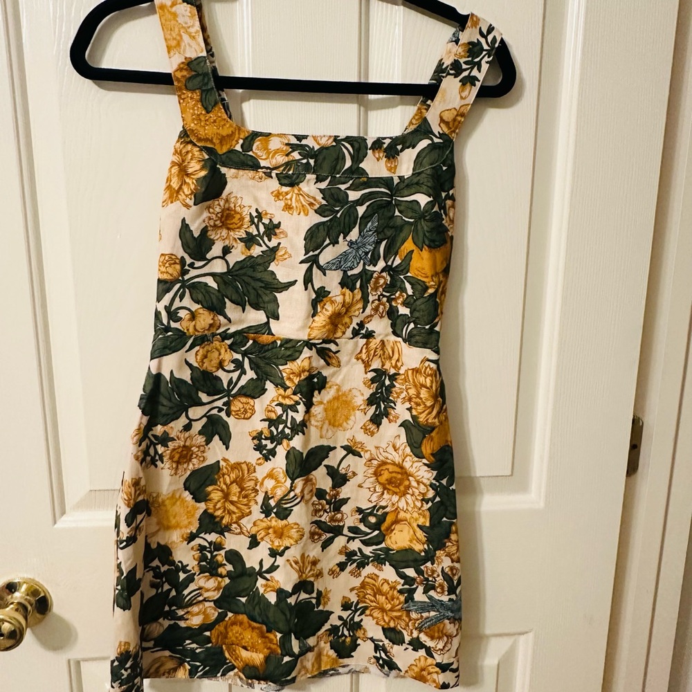 Abercrombie & Fitch Mini Flower Dress size XS petite. Sold out in stores